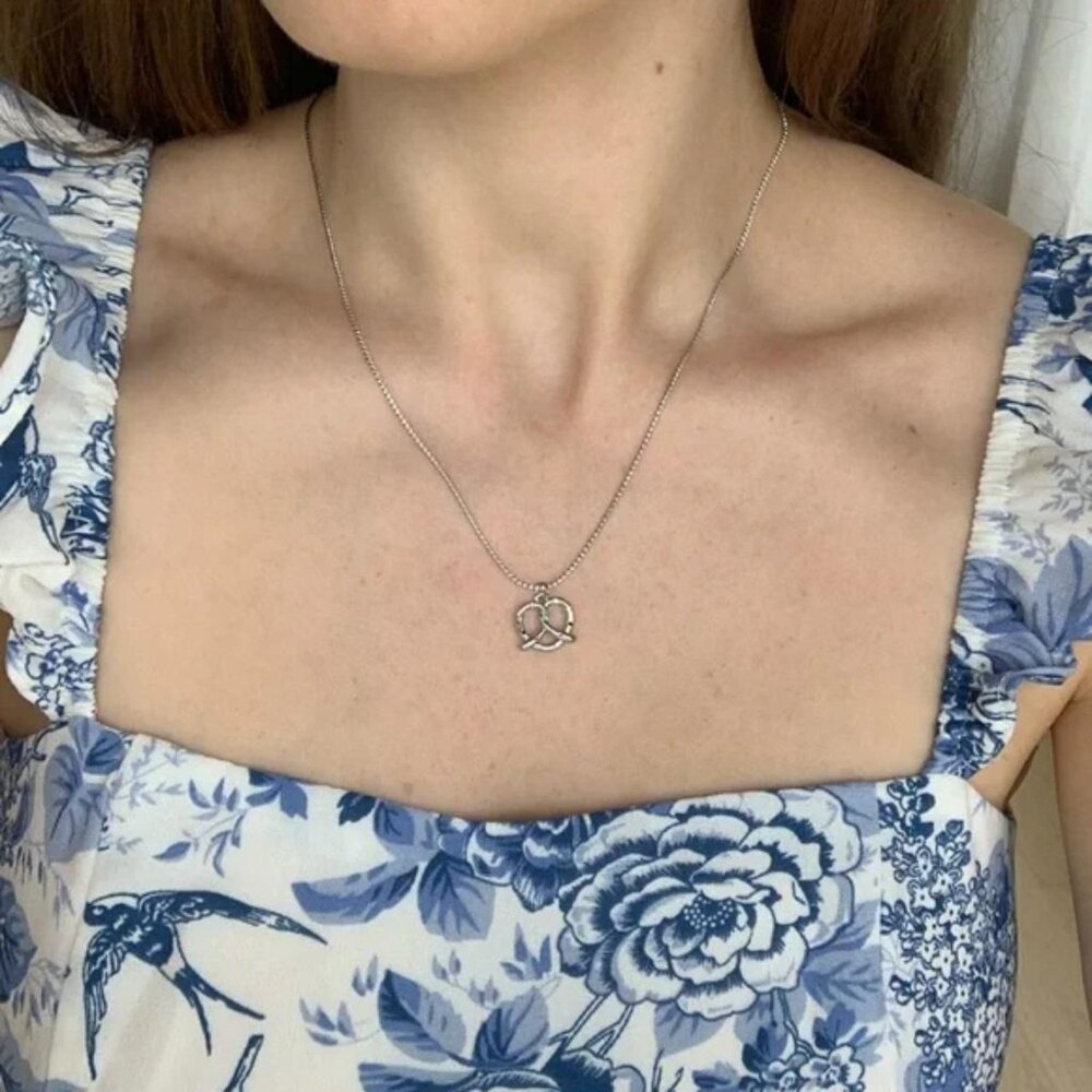 The Anne Pride rainbow multicolor s925 sterling silver pretzel necklace